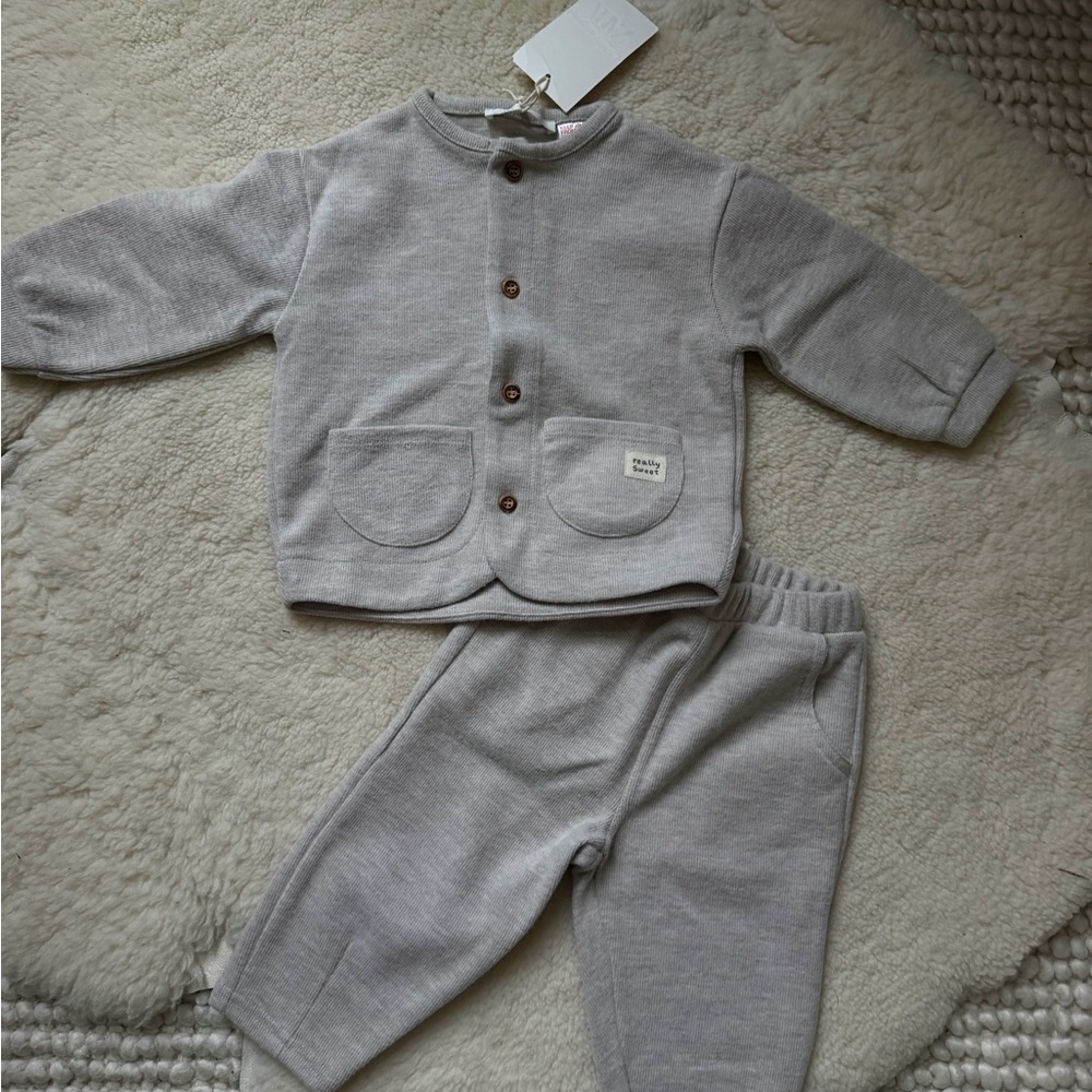 Zara 9-12 months Gray Baby Outfit Set